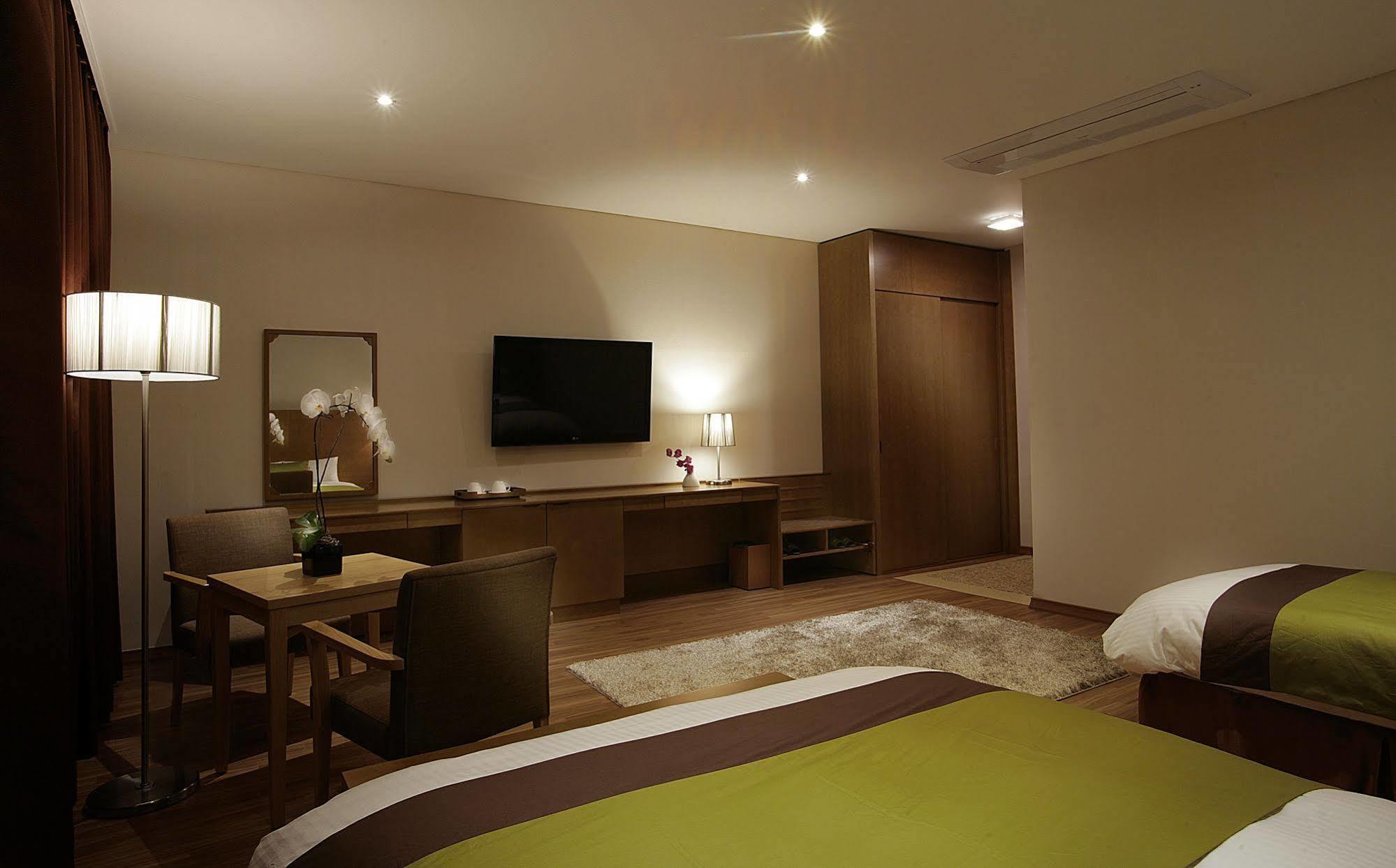 Y Ocean Hotel Yeosu Eksteriør billede